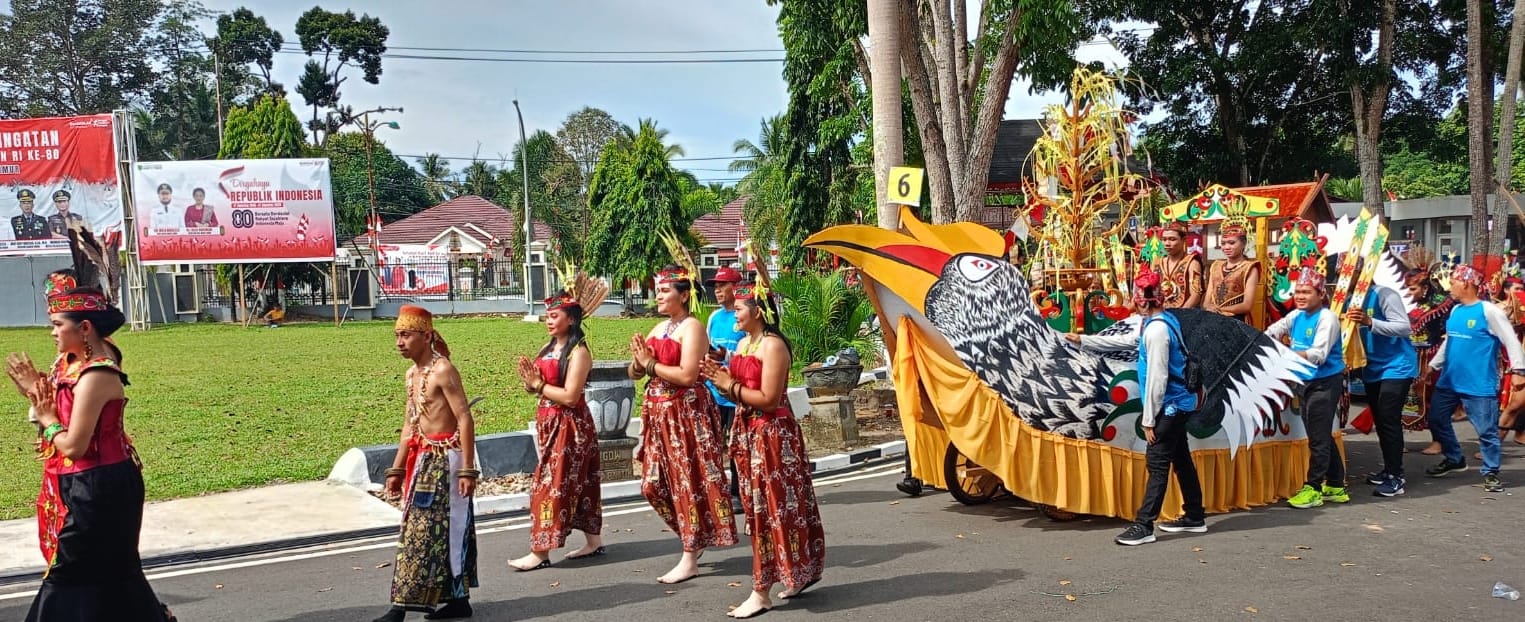 kecamatan-benua-lima-raih-juara-1-karnaval-budaya-festival-budaya-nansarunai-jajaka